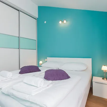 Strandnahes Mit Garten In By Interhome Hébergement de vacances *