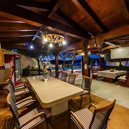 Strandnahes Mit Garten In By Interhome 펜션 *