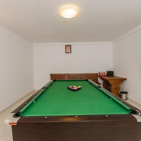 Strandnahes Mit Garten In By Interhome Ražanj