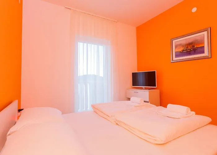 Strandnahes Mit Garten In By Interhome