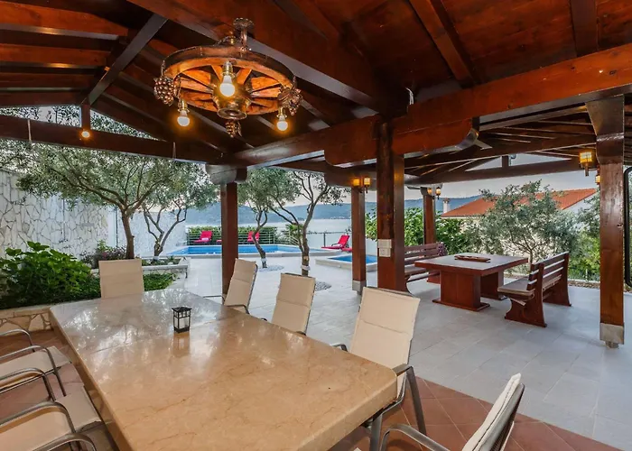 Strandnahes Mit Garten In By Interhome