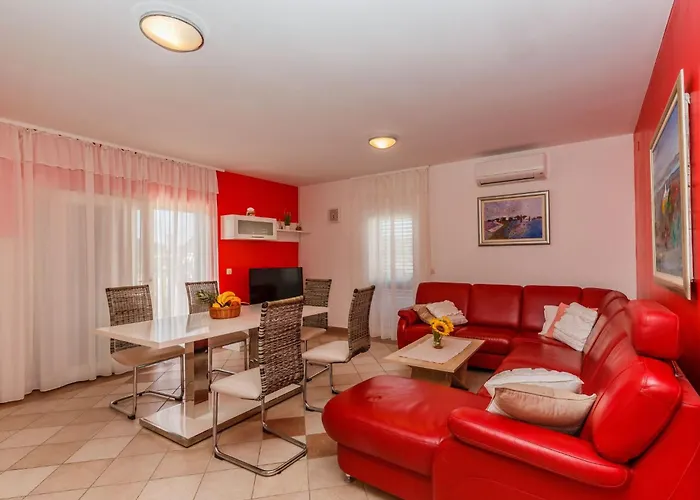 Strandnahes Mit Garten In By Interhome Vakantiehuis