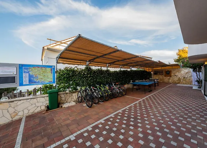Strandnahes Mit Garten In By Interhome Vakantiehuis Ražanj